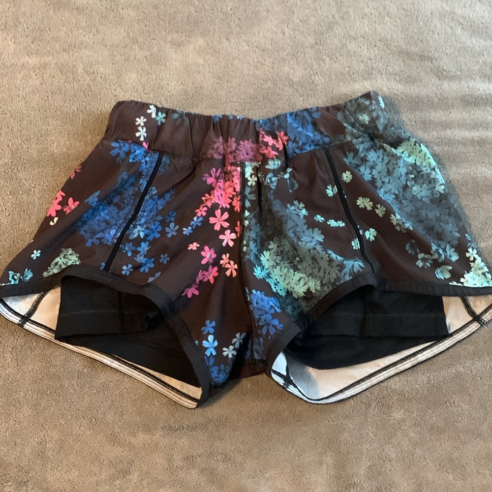 LuluLemon Black Floral Shorts w/ boyshorts
Good Condition, Size 4 - Picture 3 of 5